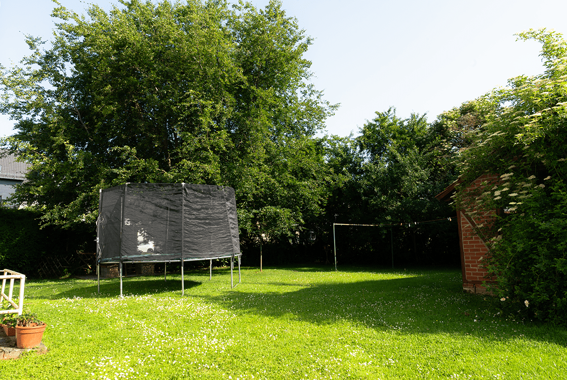 jwg-korbach-standort-ermighaeuserweg-garten04-800x600