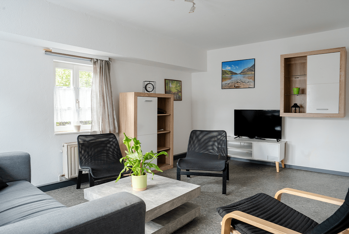 jwg-korbach-standort-traenkestrasse-wohnzimmer02-800x600